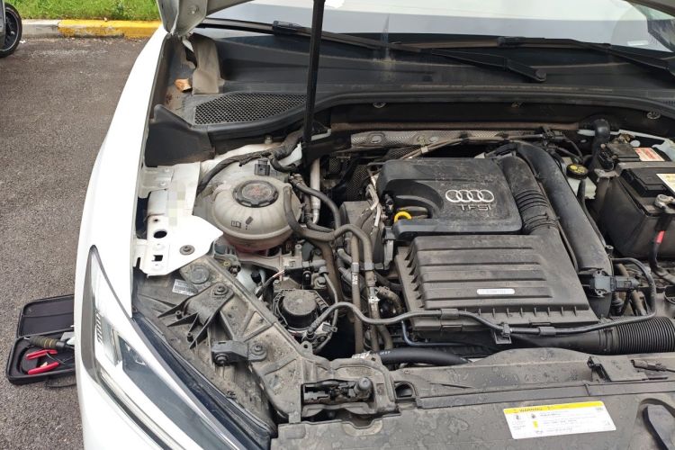 Used Audi Q2L 2021 35 TFSI Fashion Dynamic Model Engine Bay Right