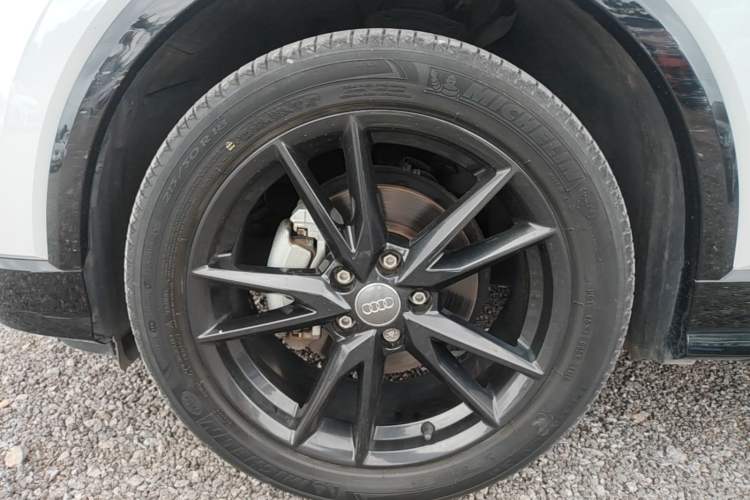 Used Audi Q2L 2021 35 TFSI Progressive Dynamic Edition Exterior 4