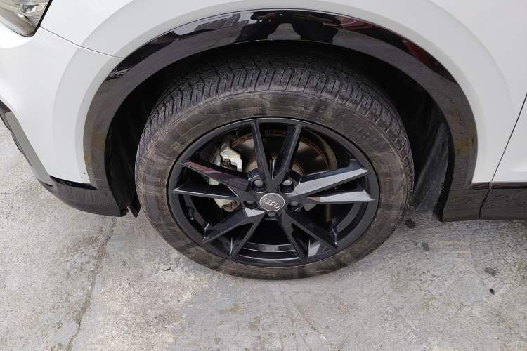 Used Audi Q2L 2021 35 TFSI Progressive Dynamic Edition Exterior 4