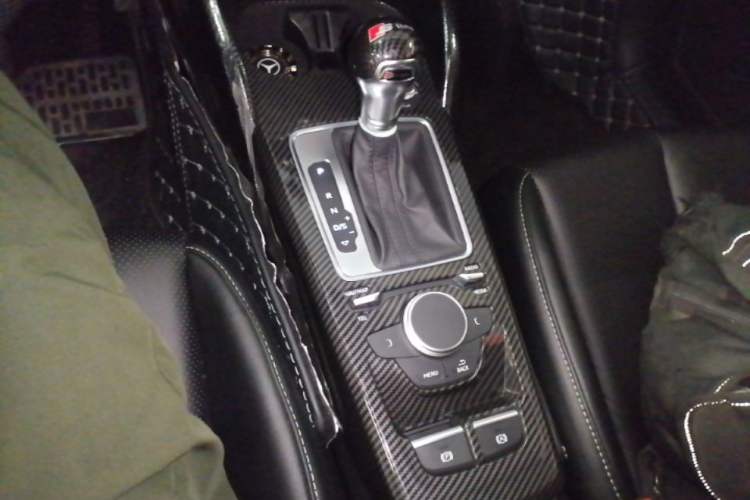 Used Audi Q2L 2021 35 TFSI Progressive Dynamic Edition Gear Lever