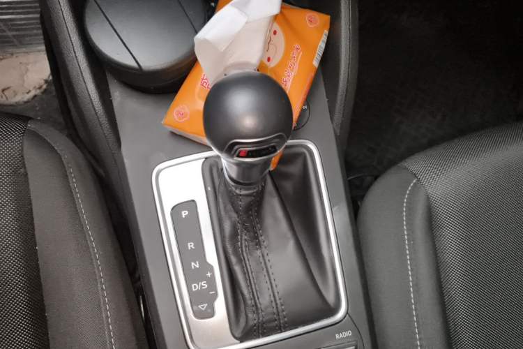 Used Audi Q2L 2021 35 TFSI Progressive Dynamic Edition Gear Lever
