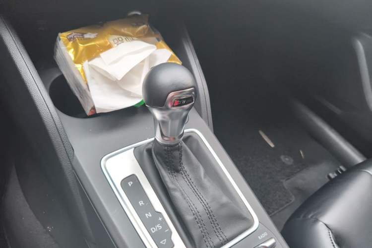 Used Audi Q2L 2021 35 TFSI Progressive Dynamic Edition Gear Lever