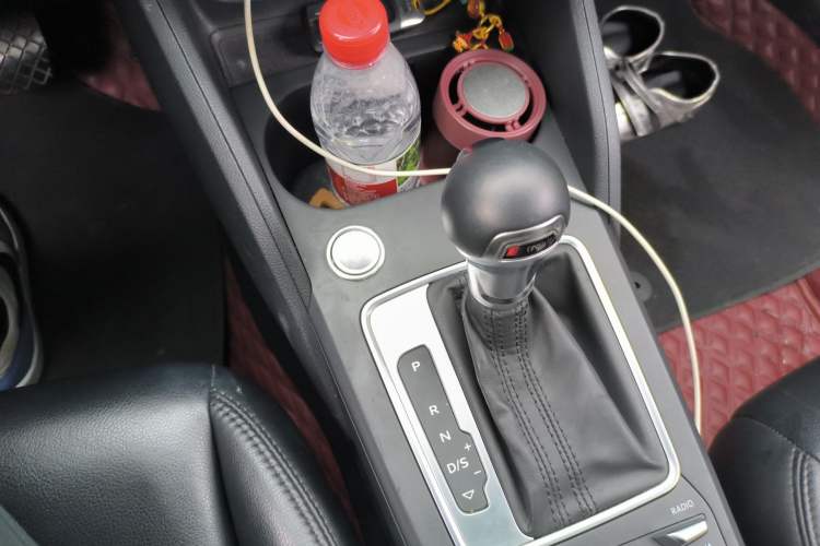 Used Audi Q2L 2021 35 TFSI Progressive Dynamic Edition Gear Lever