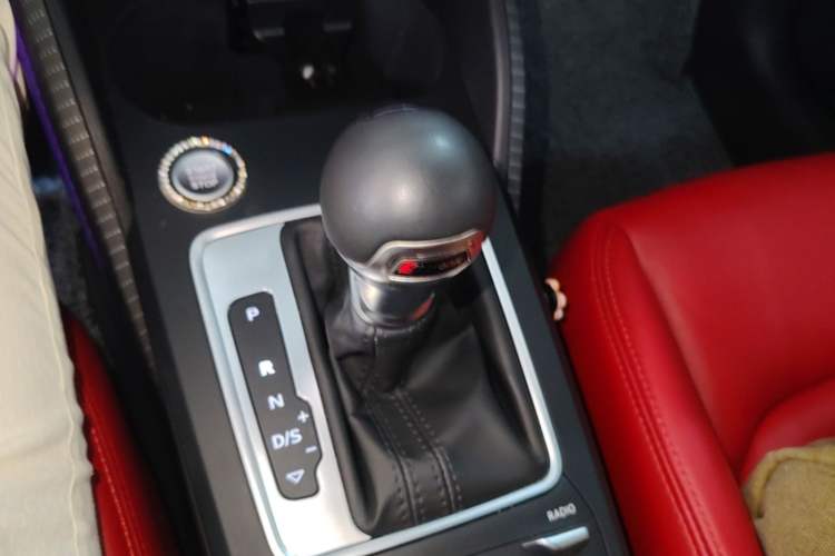 Used Audi Q2L 2021 35 TFSI Fashion Dynamic Model Gear Lever