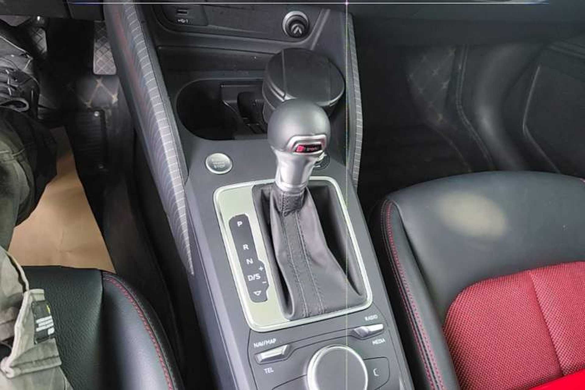 Used Audi Q2L 2021 35 TFSI Fashion Dynamic Model Gear Lever