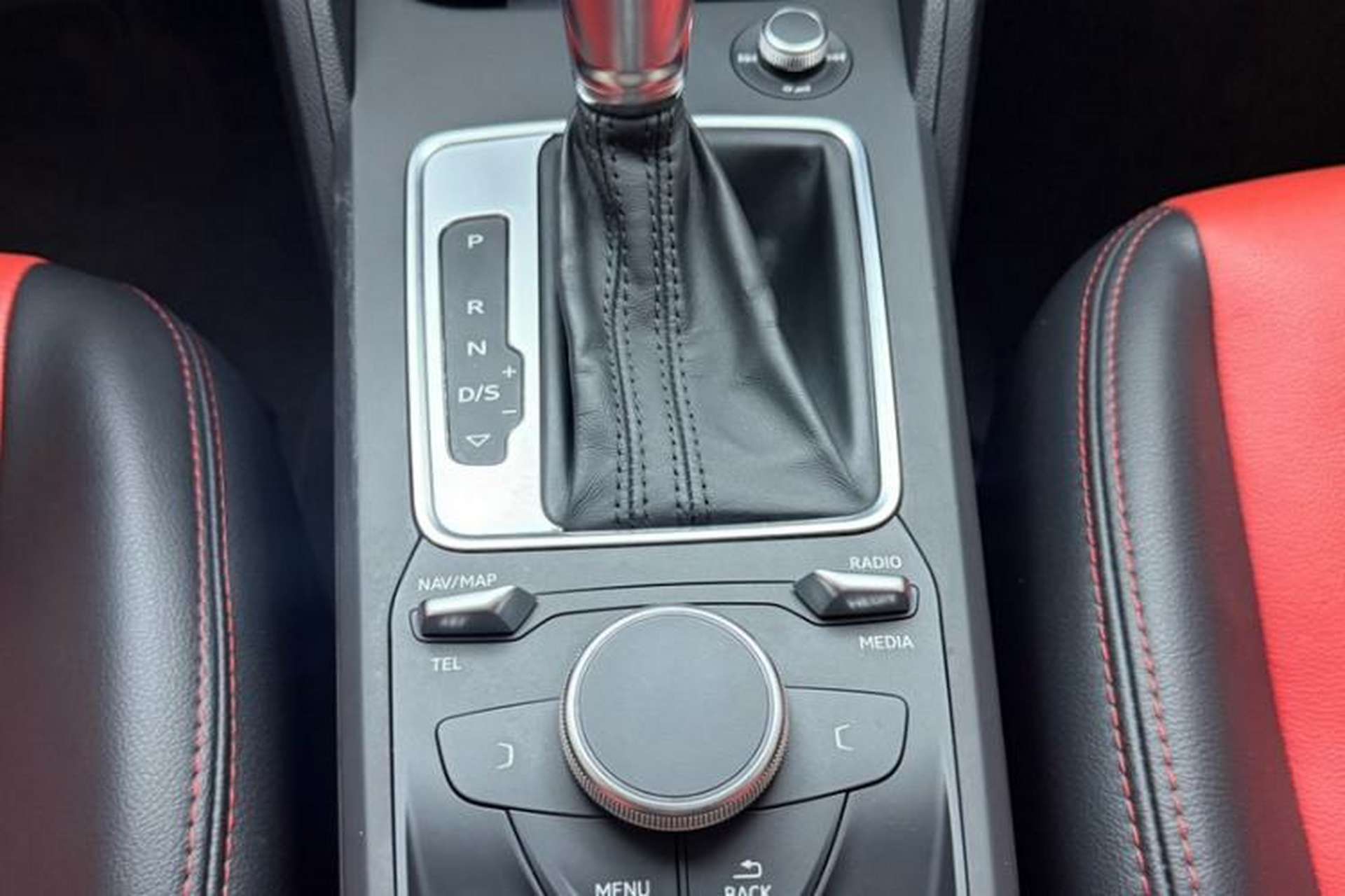 Used Audi Q2L 2021 35 TFSI Progressive Dynamic Edition Gear Lever