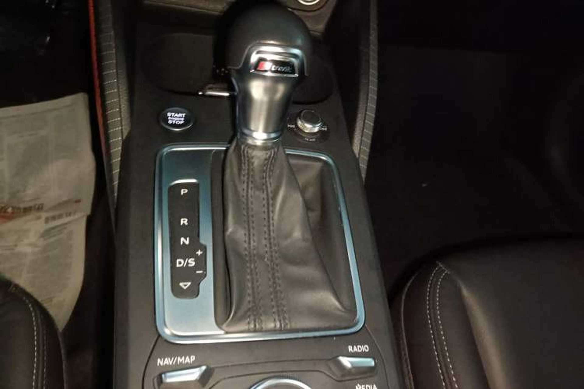 Used Audi Q2L 2021 35 TFSI Fashionable and Elegant Model Gear Lever