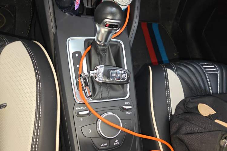 Used Audi Q2L 2021 35 TFSI Progressive Dynamic Edition Gear Lever