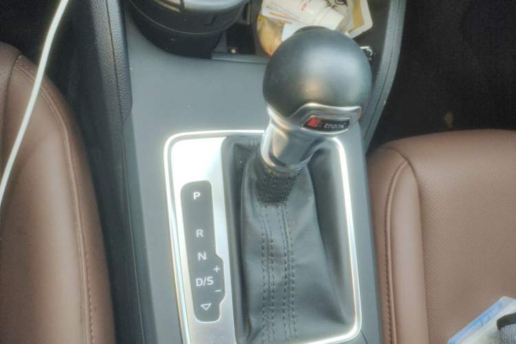 Used Audi Q2L 2021 35 TFSI Progressive Dynamic Edition Gear Lever