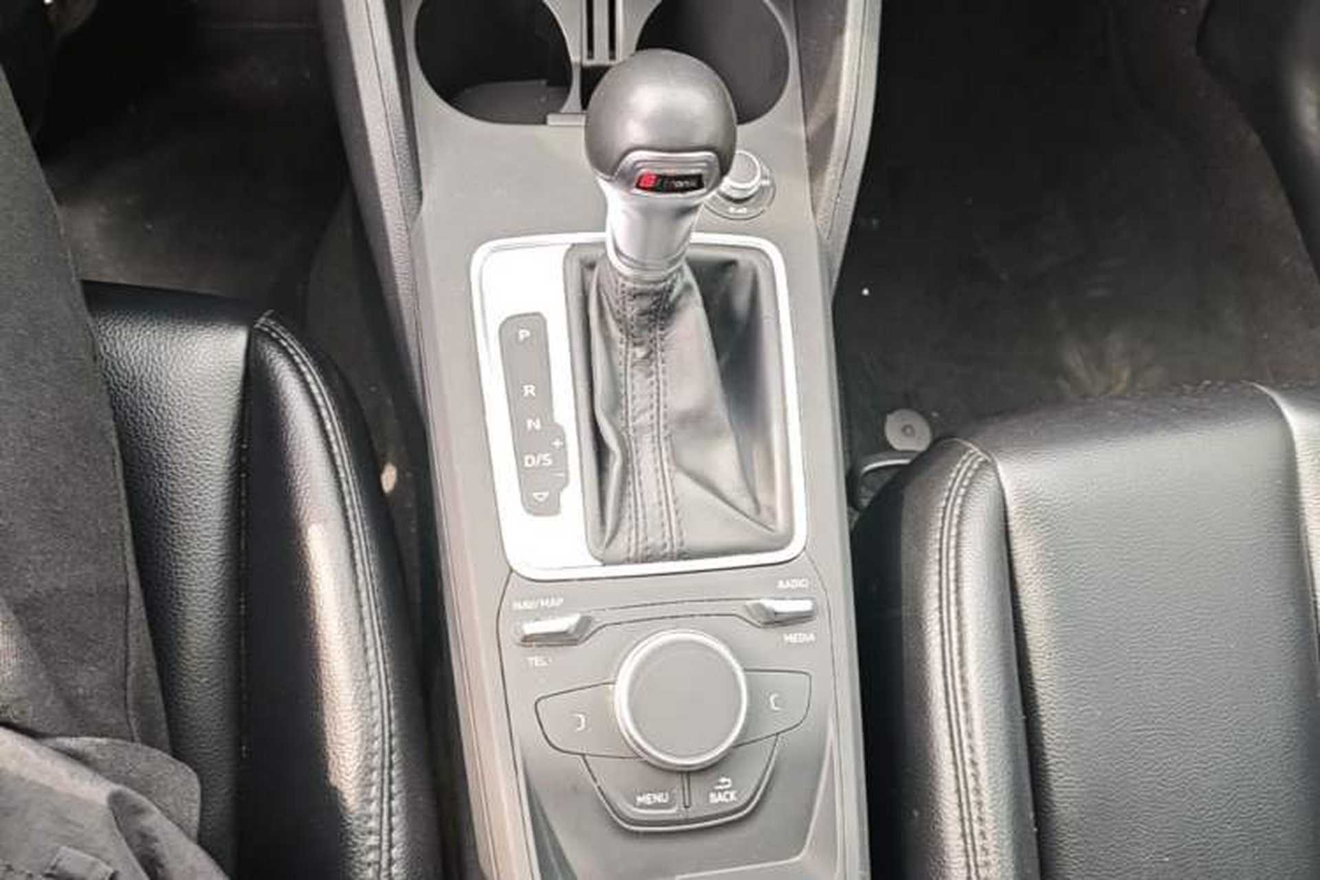 Used Audi Q2L 2021 35 TFSI Progressive Dynamic Edition Gear Lever