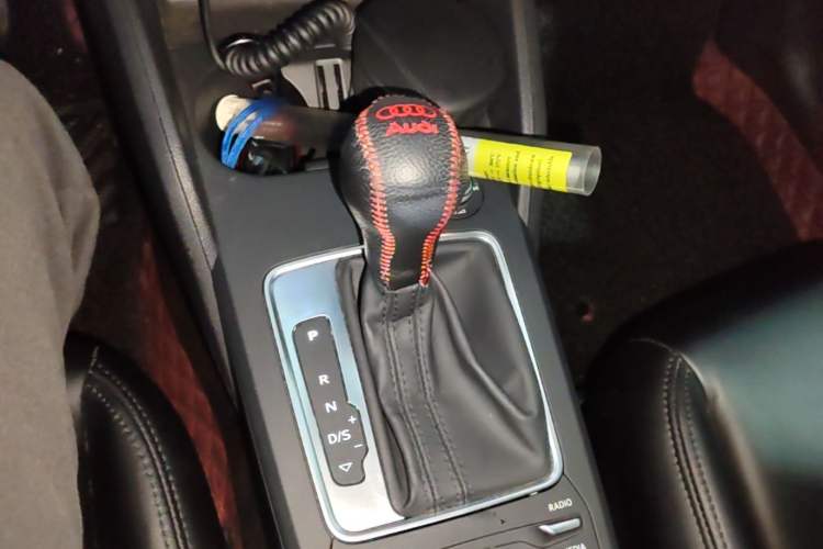 Used Audi Q2L 2021 35 TFSI Progressive Dynamic Edition Gear Lever