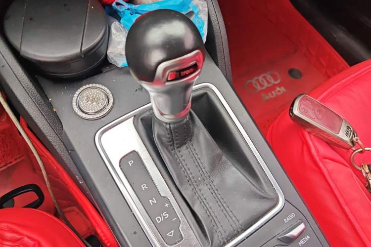 Used Audi Q2L 2021 35 TFSI Progressive Dynamic Edition Gear Lever