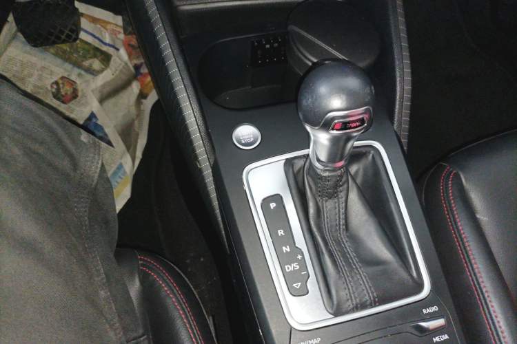 Used Audi Q2L 2021 35 TFSI Fashion Dynamic Model Gear Lever