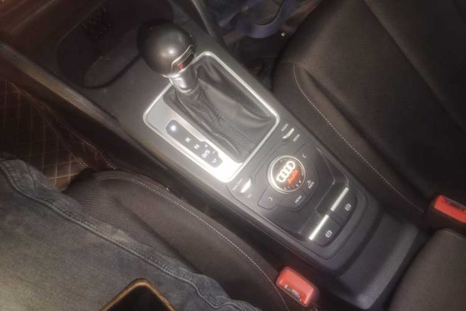 Used Audi Q2L 2021 35 TFSI Progressive Dynamic Edition Gear Lever