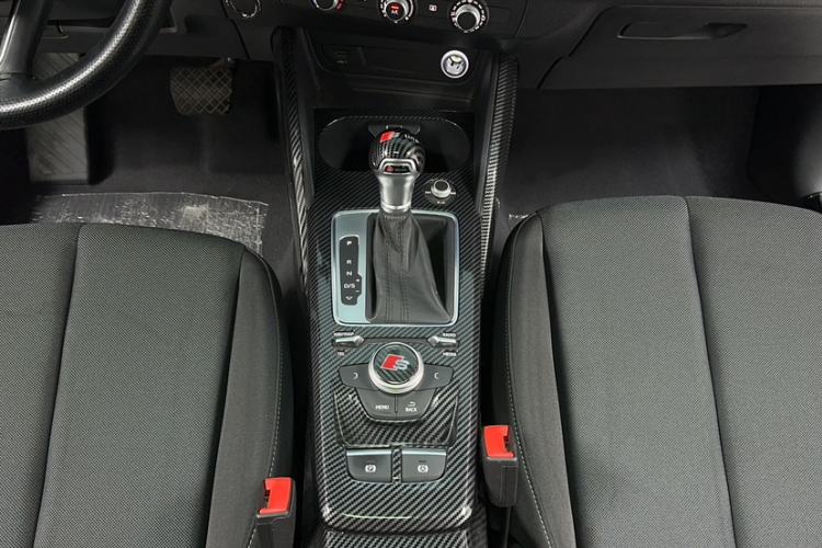 Used Audi Q2L 2021 35 TFSI Progressive Dynamic Edition Gear Lever