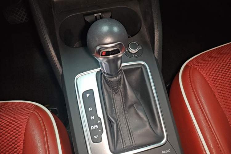 Used Audi Q2L 2021 35 TFSI Progressive Dynamic Edition Gear Lever