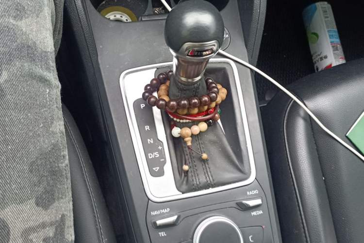 Used Audi Q2L 2021 35 TFSI Progressive Dynamic Edition Gear Lever
