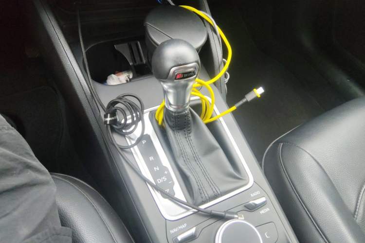 Used Audi Q2L 2021 35 TFSI Progressive Dynamic Edition Gear Lever