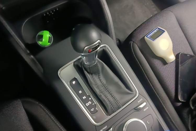 Used Audi Q2L 2021 35 TFSI Progressive Dynamic Edition Gear Lever