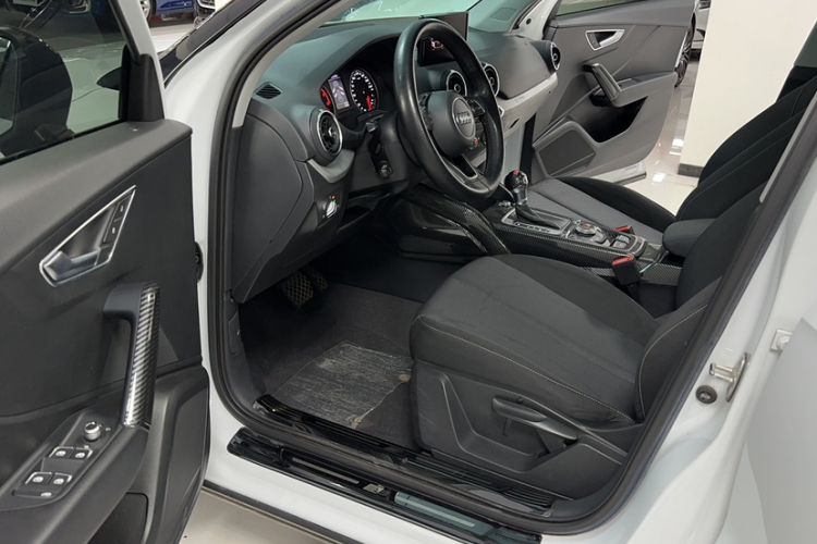 Used Audi Q2L 2021 35 TFSI Progressive Dynamic Edition Interior 1