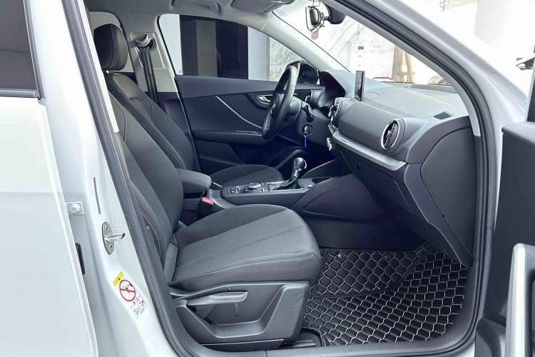 Used Audi Q2L 2021 35 TFSI Progressive Dynamic Edition Interior 3