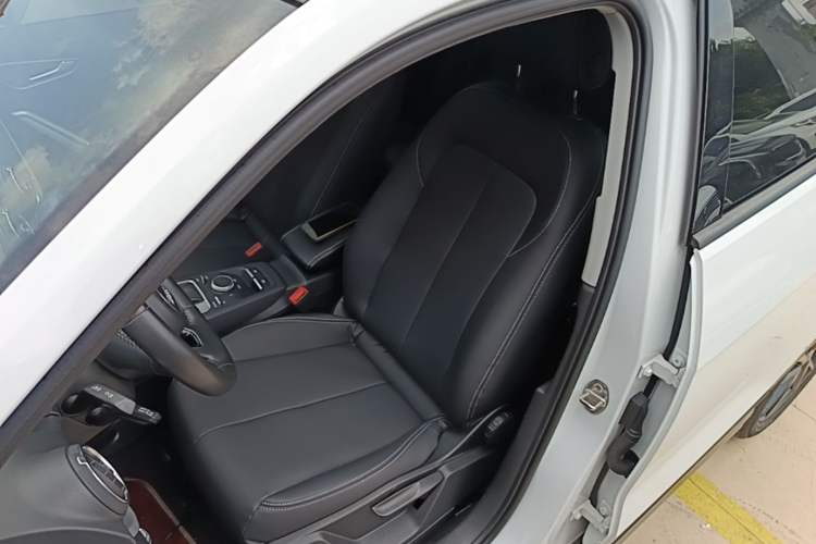 Used Audi Q2L 2021 35 TFSI Progressive Dynamic Edition Left Front Seat