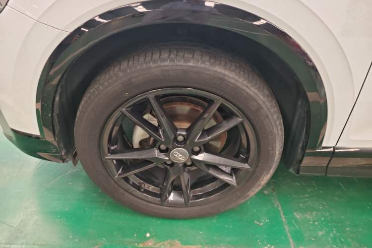 Used Audi Q2L 2021 35 TFSI Progressive Dynamic Edition Left Front Wheel Hub