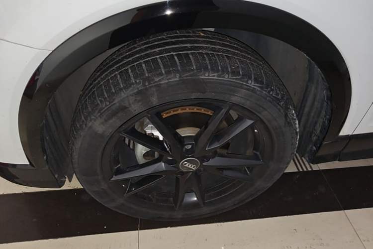 Used Audi Q2L 2021 35 TFSI Fashion Dynamic Model Left Front Wheel Hub