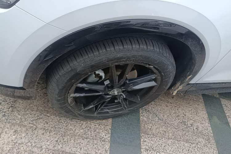 Used Audi Q2L 2021 35 TFSI Progressive Dynamic Edition Left Front Wheel Hub