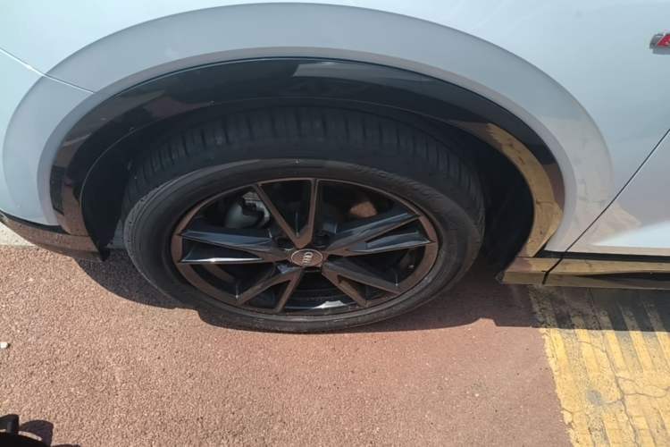 Used Audi Q2L 2021 35 TFSI Progressive Dynamic Edition Left Front Wheel Hub