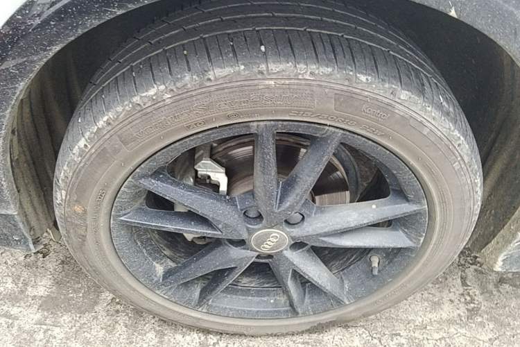 Used Audi Q2L 2021 35 TFSI Progressive Dynamic Edition Left Front Wheel Hub
