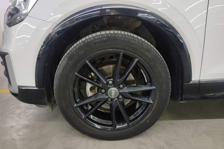 Used Audi Q2L 2021 35 TFSI Progressive Dynamic Edition Left Front Wheel Hub