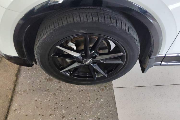 Used Audi Q2L 2021 35 TFSI Progressive Dynamic Edition Left Front Wheel Hub