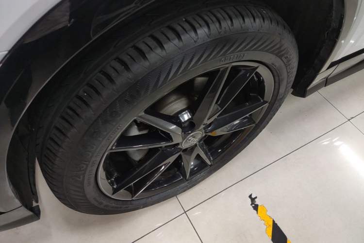 Used Audi Q2L 2021 35 TFSI Fashion Dynamic Model Left Front Wheel Hub