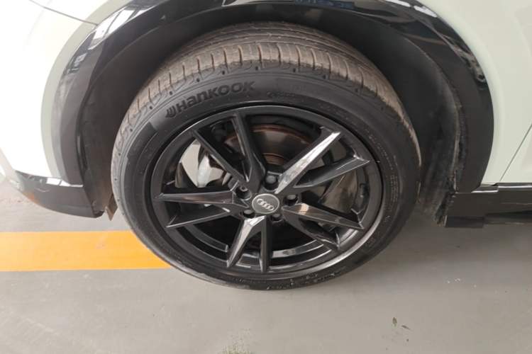 Used Audi Q2L 2021 35 TFSI Progressive Dynamic Edition Left Front Wheel Hub
