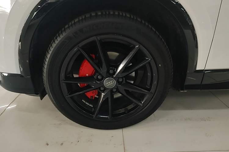 Used Audi Q2L 2021 35 TFSI Progressive Dynamic Edition Left Front Wheel Hub