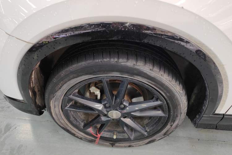 Used Audi Q2L 2021 35 TFSI Progressive Dynamic Edition Left Front Wheel Hub