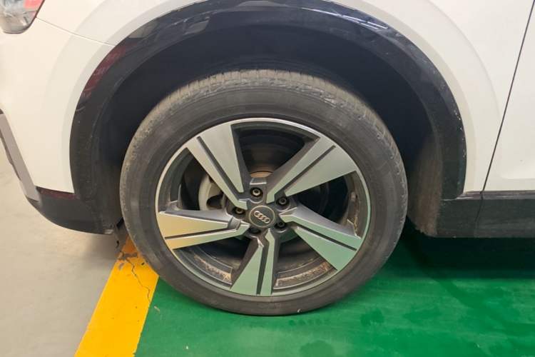 Used Audi Q2L 2021 35 TFSI Fashion Dynamic Model Left Front Wheel Hub