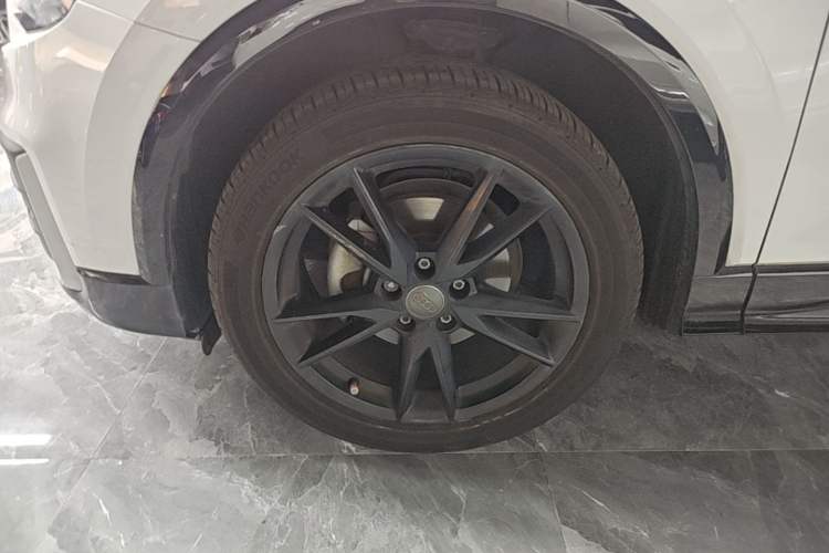 Used Audi Q2L 2021 35 TFSI Progressive Dynamic Edition Left Front Wheel Hub