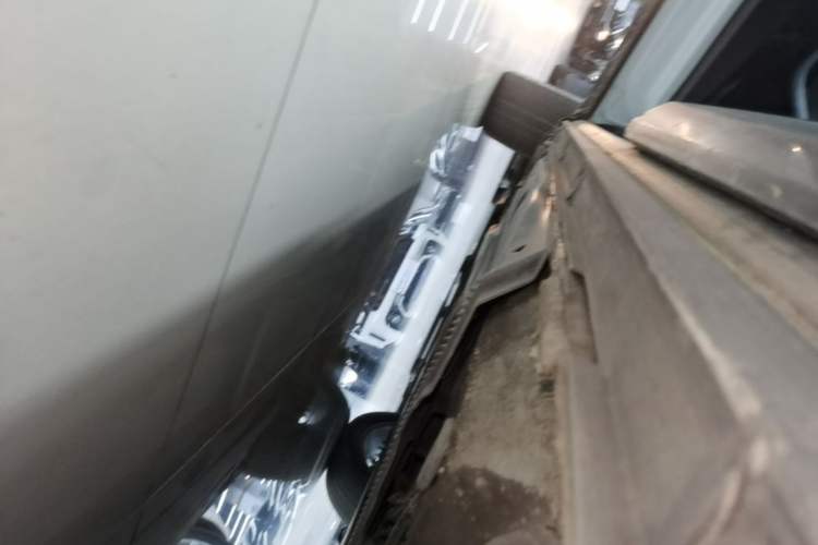 Used Audi Q2L 2021 35 TFSI Progressive Dynamic Edition Left Side Sill