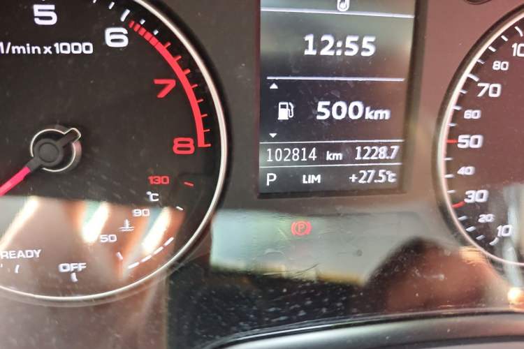 Used Audi Q2L 2021 35 TFSI Progressive Dynamic Edition Odometer Close Up