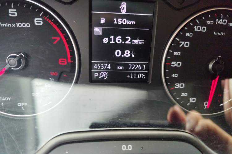 Used Audi Q2L 2021 35 TFSI Fashion Dynamic Model Odometer Close Up