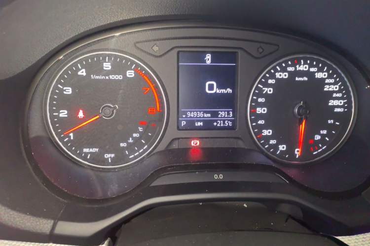Used Audi Q2L 2021 35 TFSI Progressive Dynamic Edition Odometer Close Up