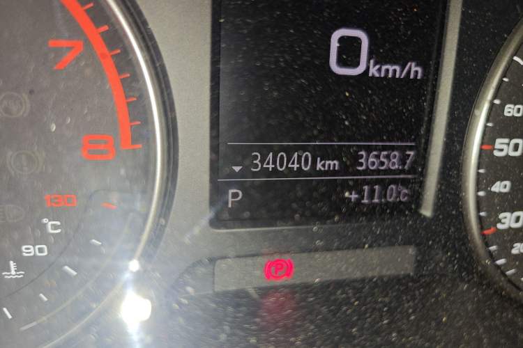 Used Audi Q2L 2021 35 TFSI Progressive Dynamic Edition Odometer Close Up