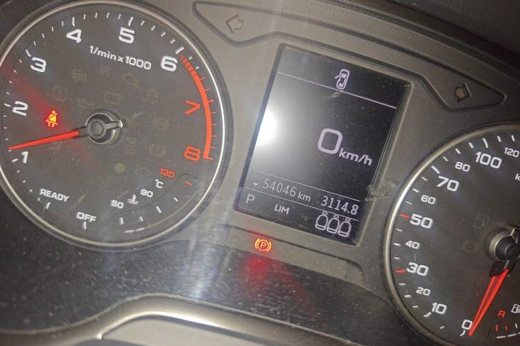 Used Audi Q2L 2021 35 TFSI Progressive Dynamic Edition Odometer Close Up