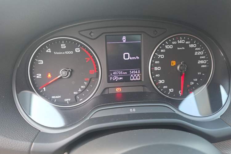 Used Audi Q2L 2021 35 TFSI Progressive Dynamic Edition Odometer Close Up