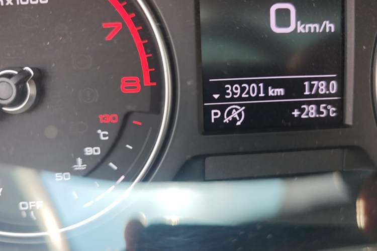 Used Audi Q2L 2021 35 TFSI Progressive Dynamic Edition Odometer Close Up