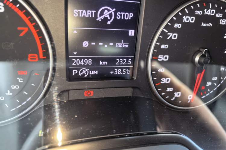 Used Audi Q2L 2021 35 TFSI Progressive Dynamic Edition Odometer Close Up