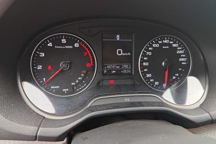Used Audi Q2L 2021 35 TFSI Progressive Dynamic Edition Odometer Close Up