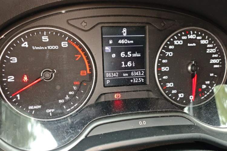Used Audi Q2L 2021 35 TFSI Progressive Dynamic Edition Odometer Close Up